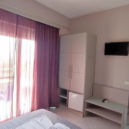 Olivio, Hotel *
