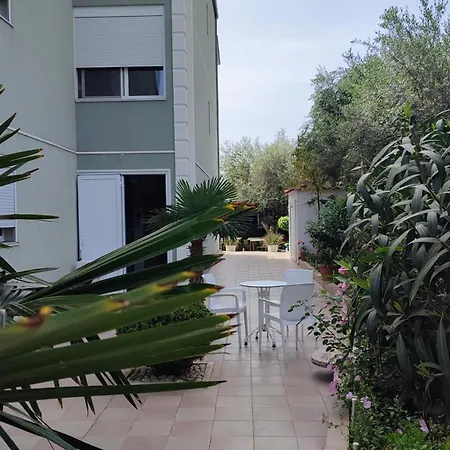 Hotel Olivio, *