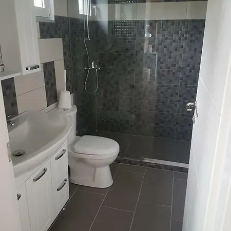 Olivio, Hotel Dhërmi