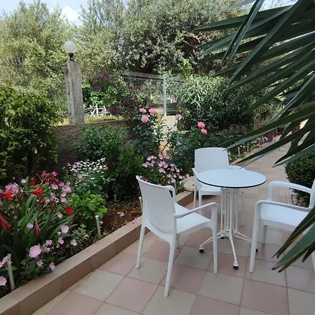 Olivio, Hotel Dhërmi